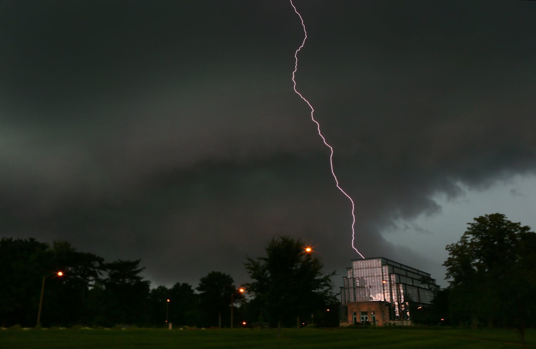 2015: Storm over the Jewel Box